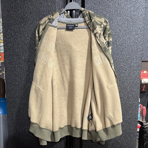 Harley Davidson Camo Hoodie - Picture 4 of 5